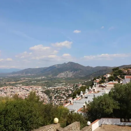 With View * Montjoi