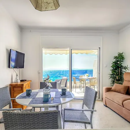 Beachfront In Platja Almadrava דירה
